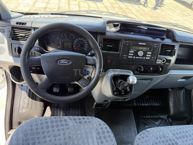 Ford Transit-2