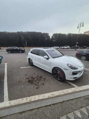 Porsche Cayenne Turbo S-4