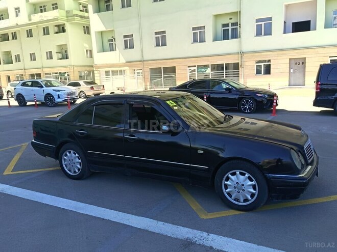 Mercedes E 300-4