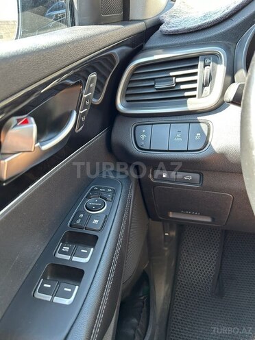 Kia Sorento-14