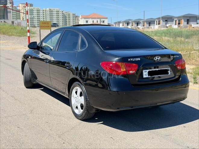 Hyundai Elantra-4