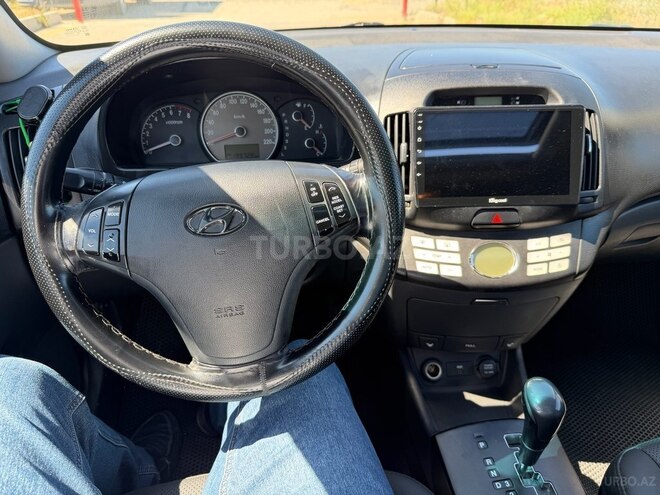Hyundai Elantra-15