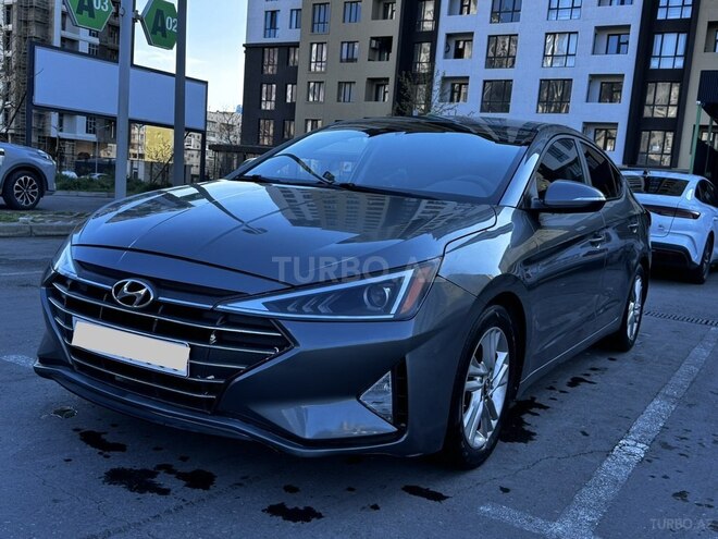 Hyundai Elantra-13