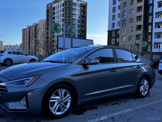 Hyundai Elantra-14