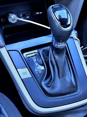 Hyundai Elantra-7