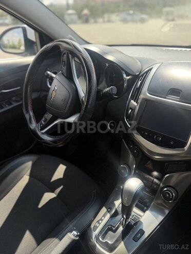 Chevrolet Cruze-9