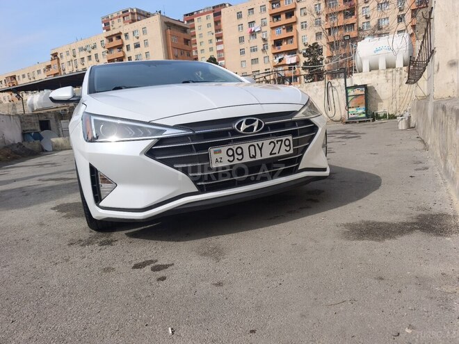 Hyundai Elantra-1