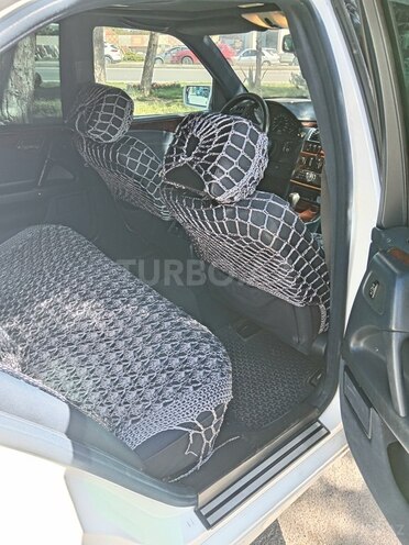 Mercedes E 200-7