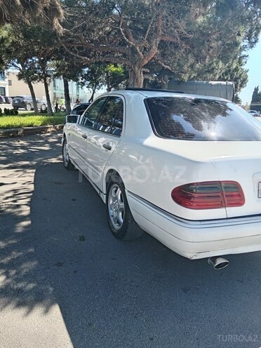 Mercedes E 200-9