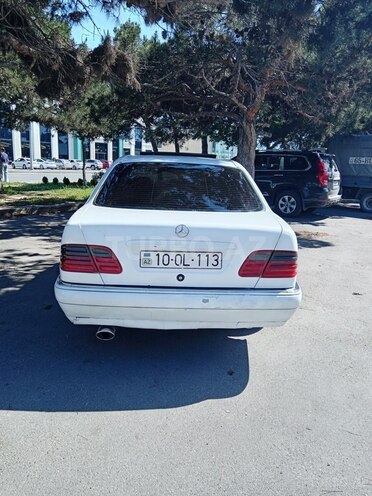 Mercedes E 200-8