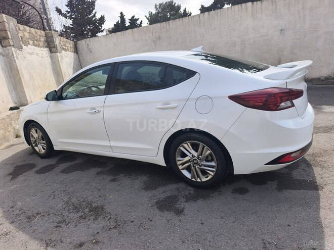 Hyundai Elantra-5