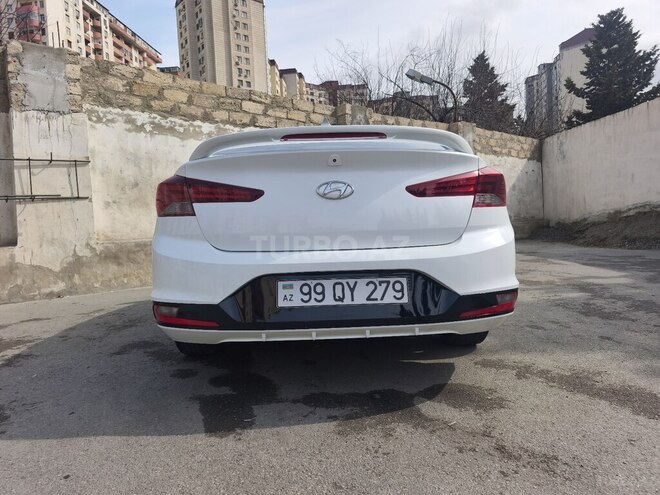 Hyundai Elantra-6