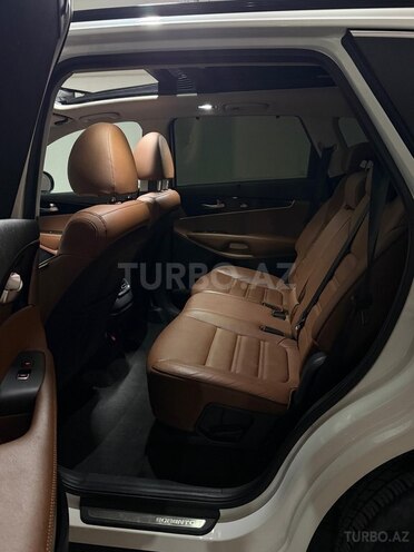 Kia Sorento-11