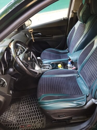 Chevrolet Cruze-12