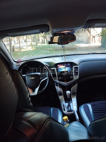Chevrolet Cruze-15