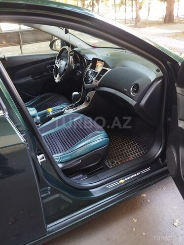 Chevrolet Cruze-13