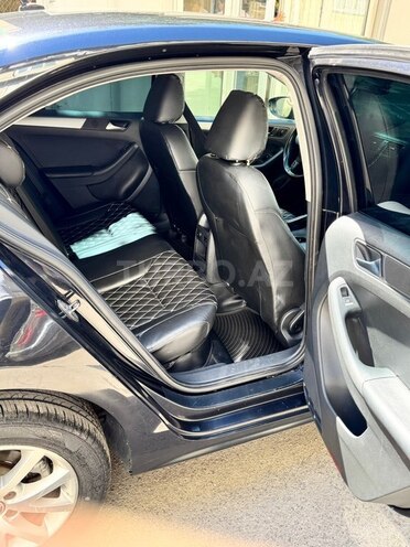 Volkswagen Jetta-9