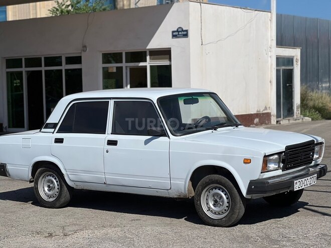 LADA (VAZ) 2107-2