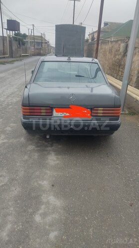 Mercedes 190-2