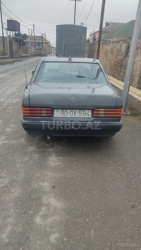 Mercedes 190-11