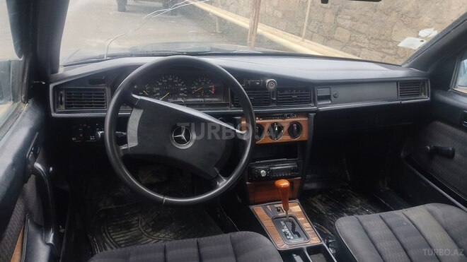 Mercedes 190-9