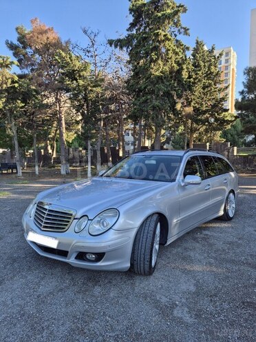 Mercedes E 220-3