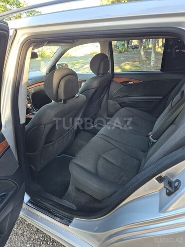 Mercedes E 220-10