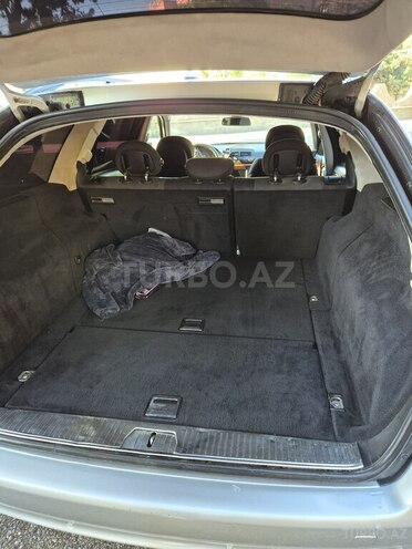 Mercedes E 220-11