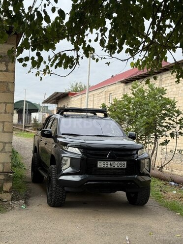 Mitsubishi L200-3