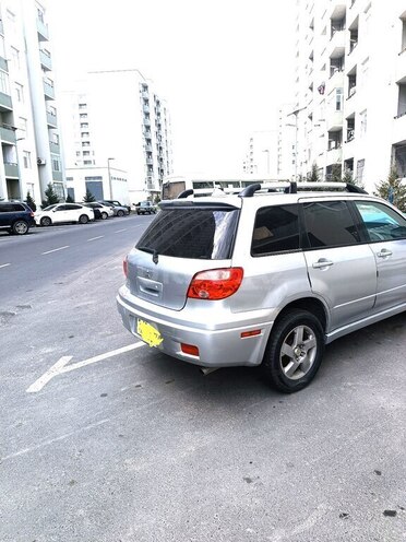 Mitsubishi Outlander-4