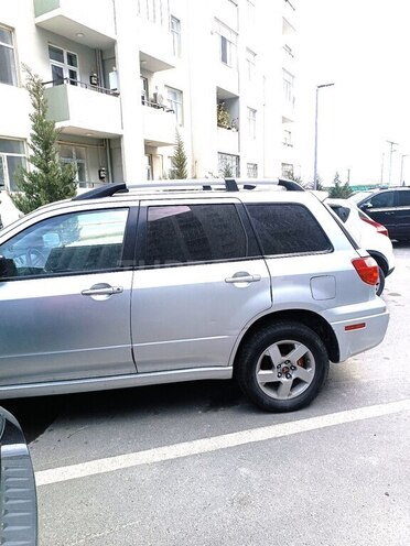 Mitsubishi Outlander-8