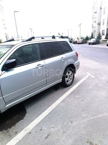 Mitsubishi Outlander-7