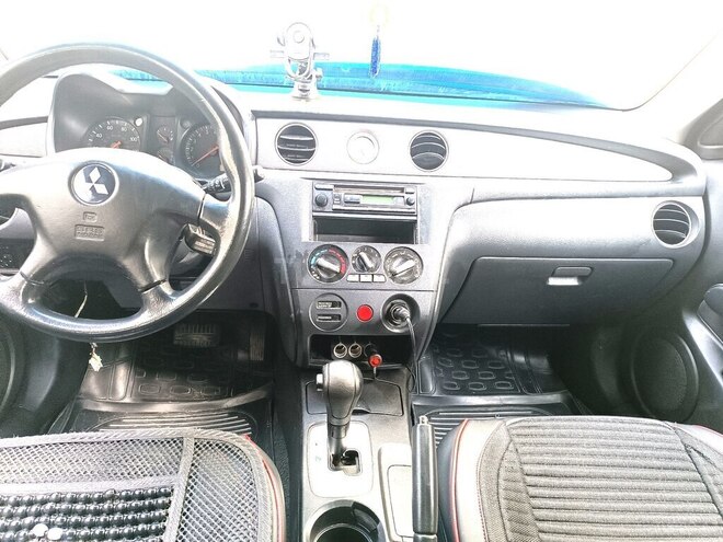Mitsubishi Outlander-9