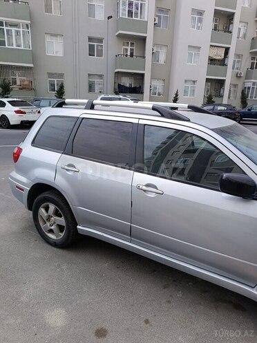 Mitsubishi Outlander-10