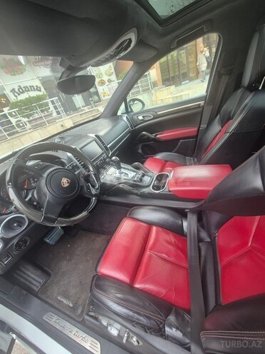 Porsche Cayenne Turbo S-6