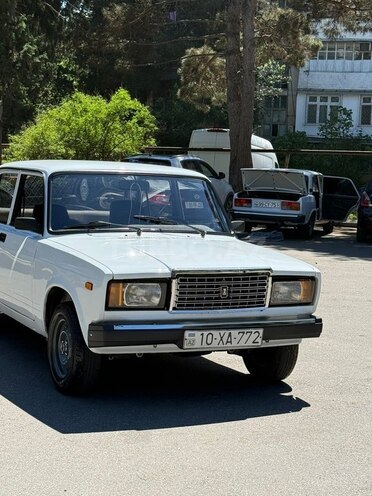 LADA (VAZ) 2107-2