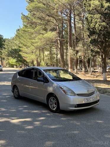 Toyota Prius-3