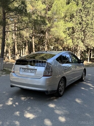 Toyota Prius-5