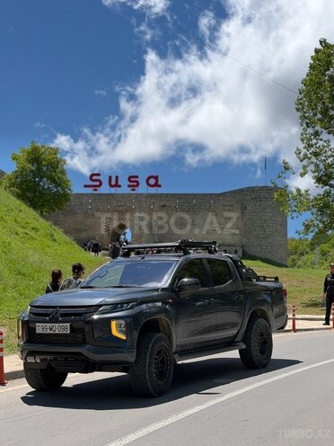 Mitsubishi L200-7