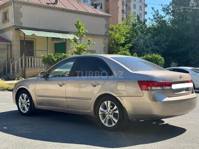 Hyundai Sonata-8