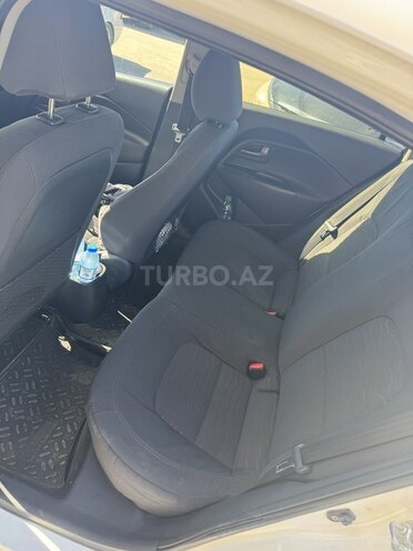 Kia Rio-6