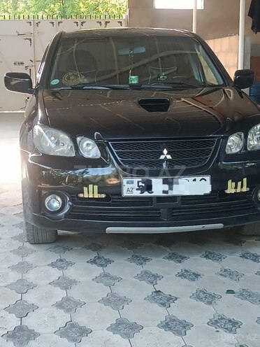 Mitsubishi Airtrek-10