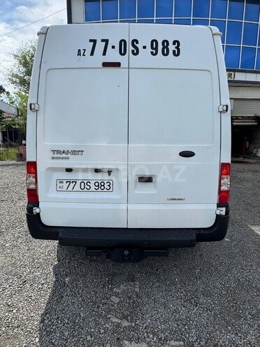 Ford Transit-4