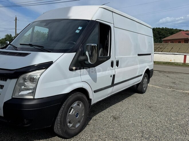 Ford Transit-3