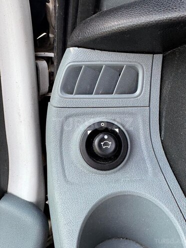 Ford Transit-10