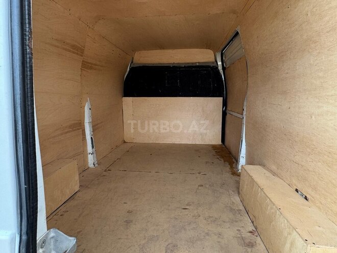 Ford Transit-11
