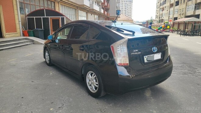 Toyota Prius-4