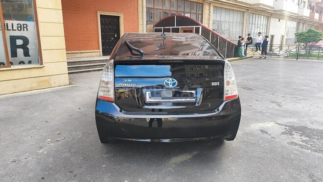 Toyota Prius-5