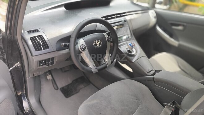 Toyota Prius-9