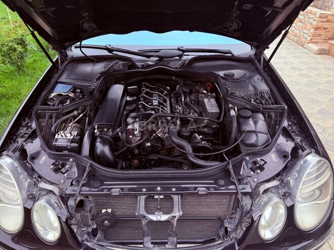 Mercedes E 220-10